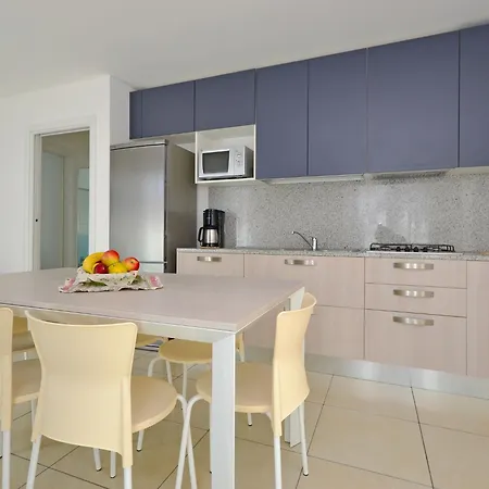 Appartamento Mare-2 By Interhome Lignano Sabbiadoro